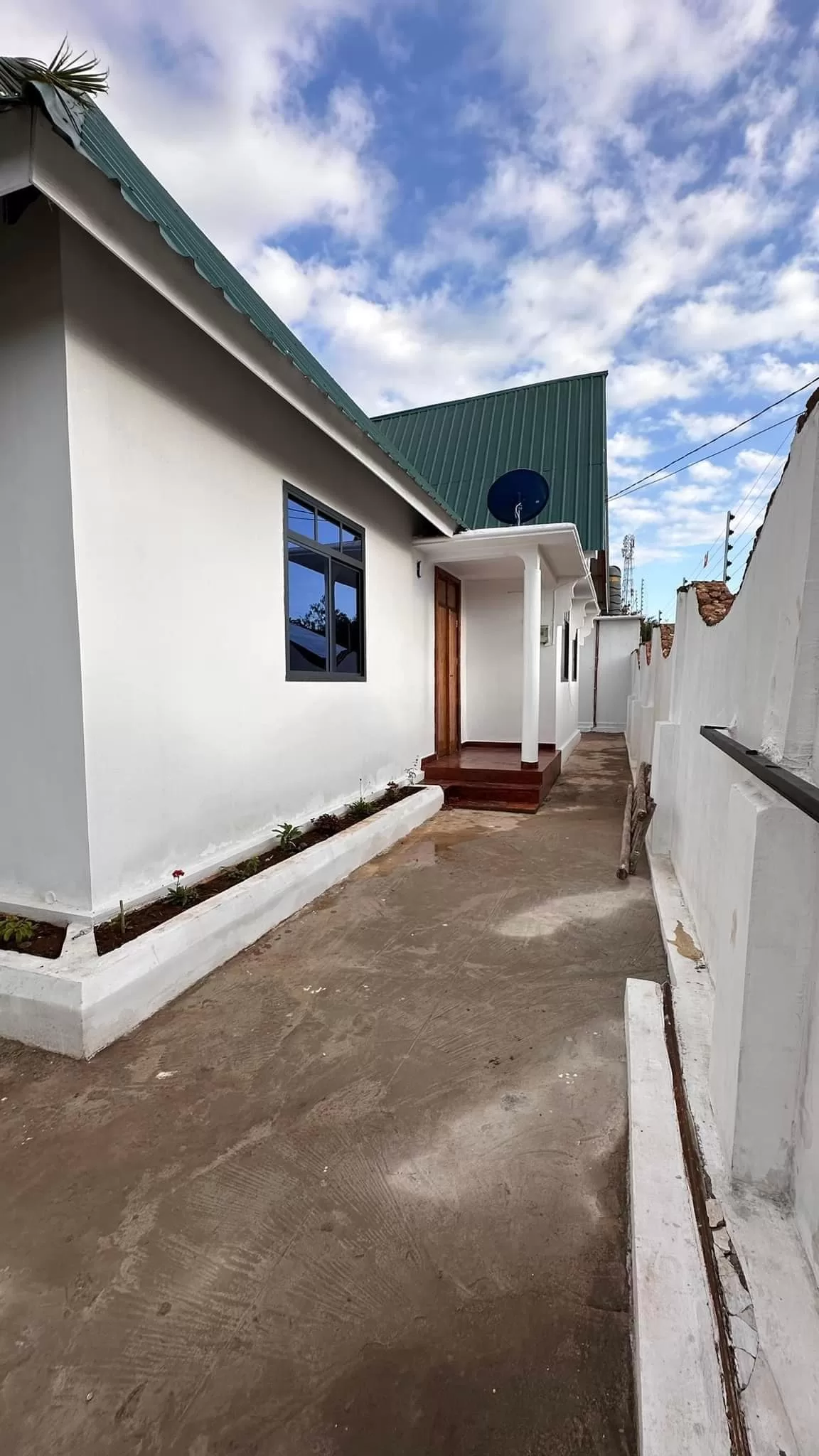 Private House FOR RENT in KIWENGWA ZANZIBAR Village/ 10177