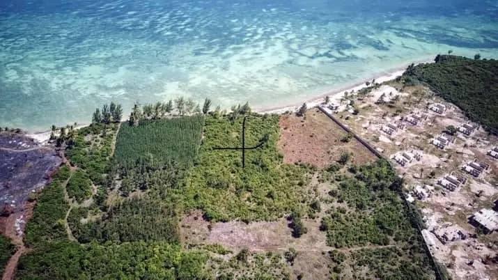 Beachfront Land FOR SALE in KIZIMKAZI ZANZIBAR/10189