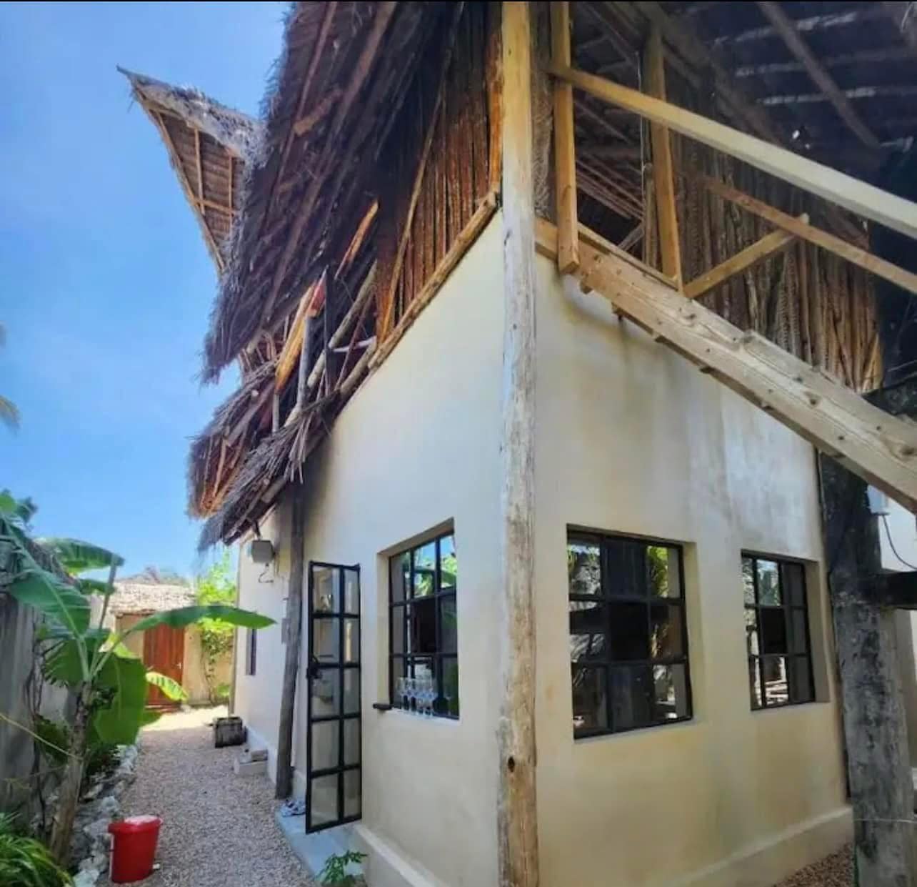 House second line of the beach  FOR SALE &#8211; PAJE &#8211; ZANZIBAR / 10205